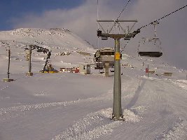 Bergstation Stöckli mit Festung dahinter. Flakbunker, Minenwerfer, Kanonen usw.