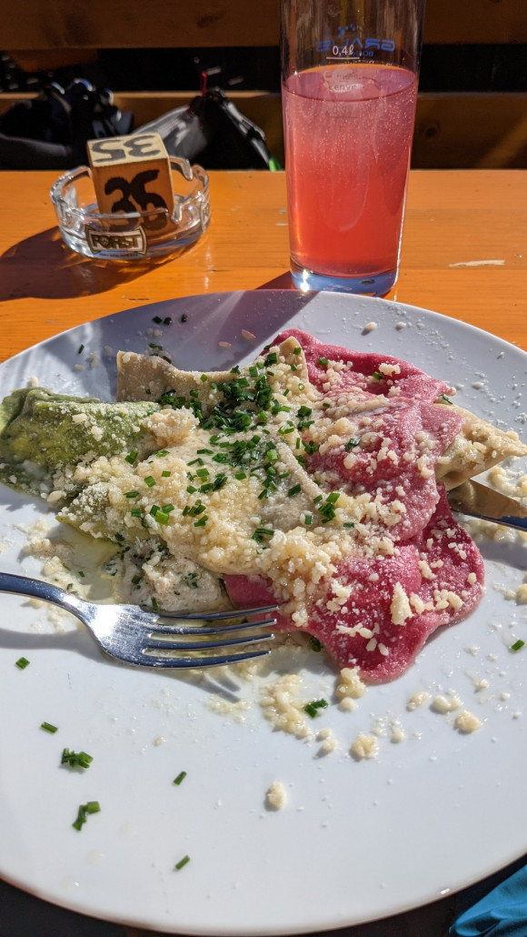 Schlutzkrapfen in der “Ütia da Jù”, sensationell gut.