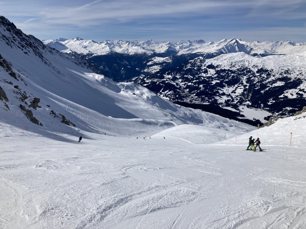 Weisshornmulde. Meine Lieblingspiste im gesamten Gebiet. Leider meistens überfüllt und in mässigem Zustand. Heute auch nach dem Mittag noch gut zu fahren.