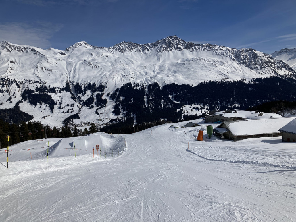 Leere 74a. Nicht wirklich attraktiv, aber als Alternative zur eigentlich immer übervollen 74 in Ordnung.