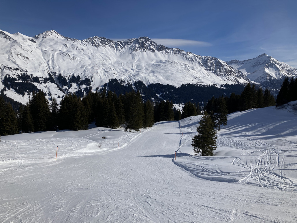 Familienabfahrt 73a. Menschenleer.