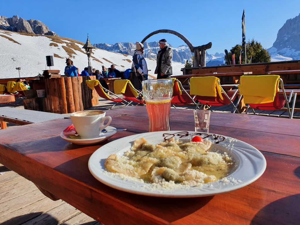 Tag2_Dolomiti_Superski_2022 (70).jpg