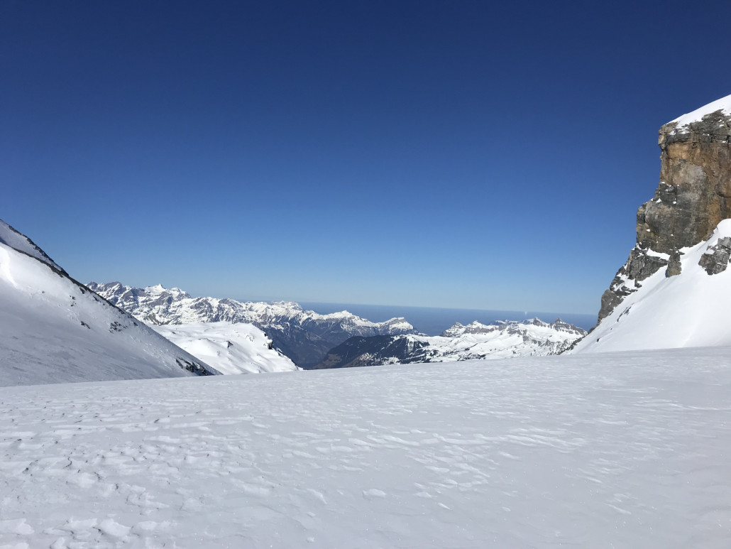 Kurzer Spaziergang, um Richtung Zentralschweiz runterzuschauen