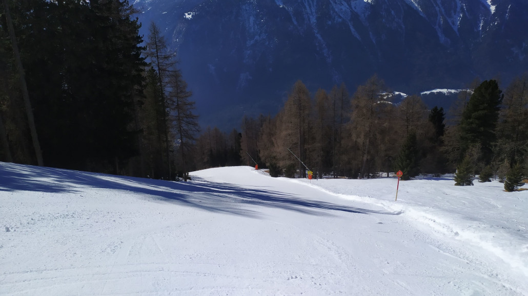 Die Abfahrt Richtung Oetz firnt nachmittags bestimmt schön auf