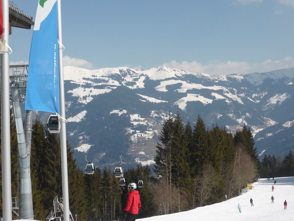 an der Berggstation des City-Express.