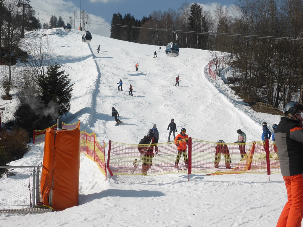 der kurze Schlußhang der Piste am City- Express
