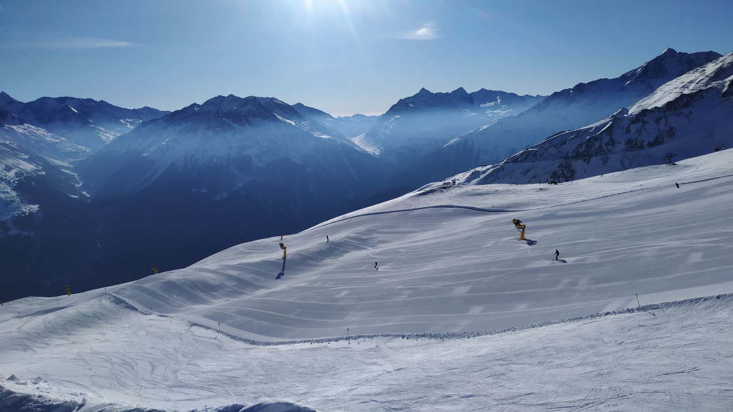 Seitenblick zum Langegg, auch dort war noch fast niemand gefahren
