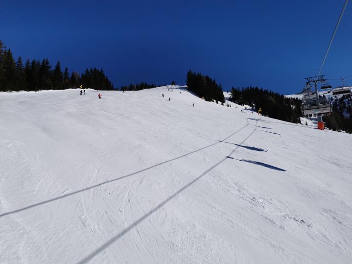 27. In der Kettingbahn. Nächstes Ziel - Bushaltestelle Förstereck. Keine Zeit mehr für Fotos. Es ist 14 Uhr 13. Der Bus fährt um 14 Uhr 32. (Habe ihn zum Glück noch erwischt.).jpg