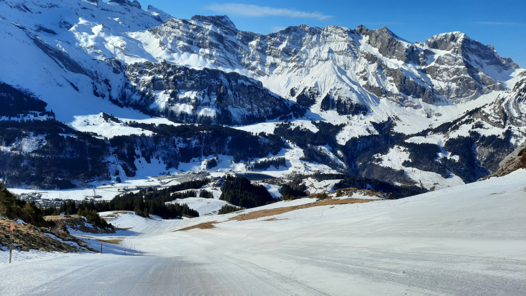 Die schwarze Piste war bis Mittag auch noch ganz toll zu fahren an einer Stelle wird der Schnee aber langsam etwas knapp