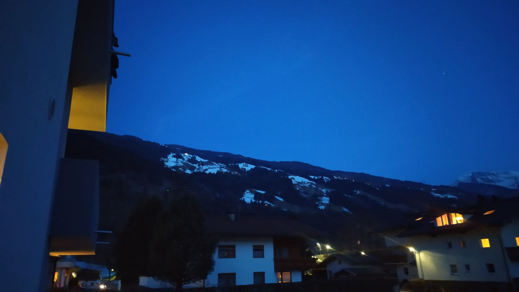 Und in der anderen Richtung sieht man die Präparierungsarbeiten an der Karspitzbahn