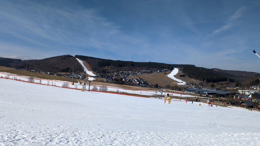 Pistenzustand bei gefühlt 15-20°C im Tal mittags um halb eins