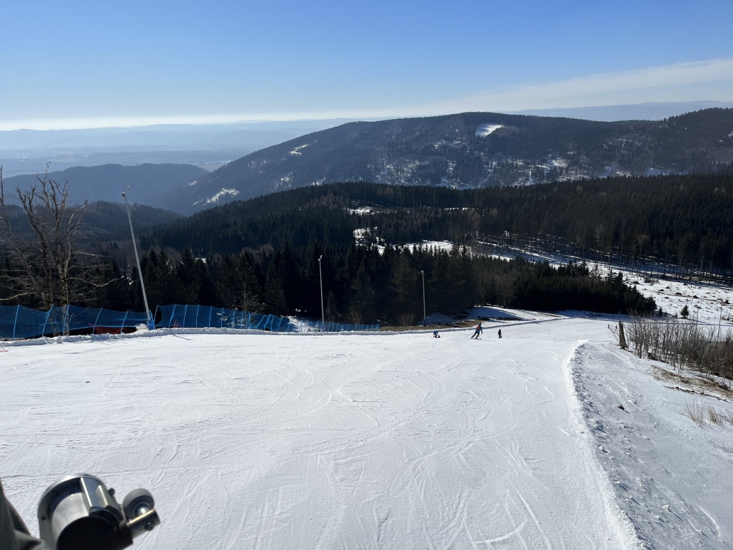 Steilhang ohne Buckel, später aber weicher werdend ohne tief aufzufahren