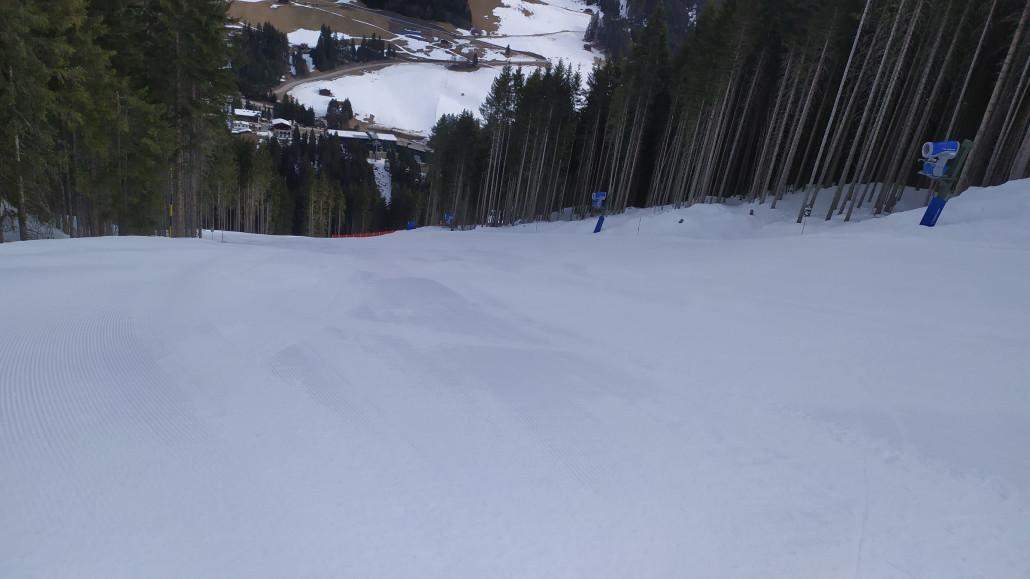Die Abfahrt an der Möslbahn ging auch noch ordentlich, auf der Skiline Strecke steht dort ein "Achtung Langsam" Schild :D