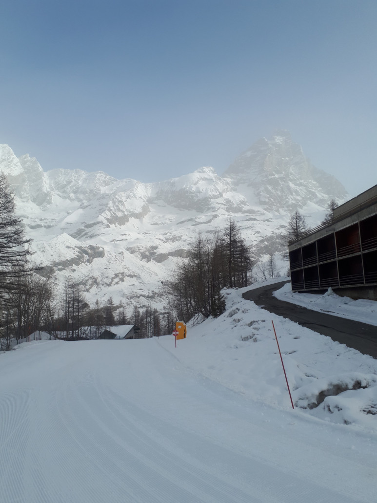 Morgens um 8:00 Uhr schon eingeschränkte Fernsicht in Ciel Alto in Cervinia