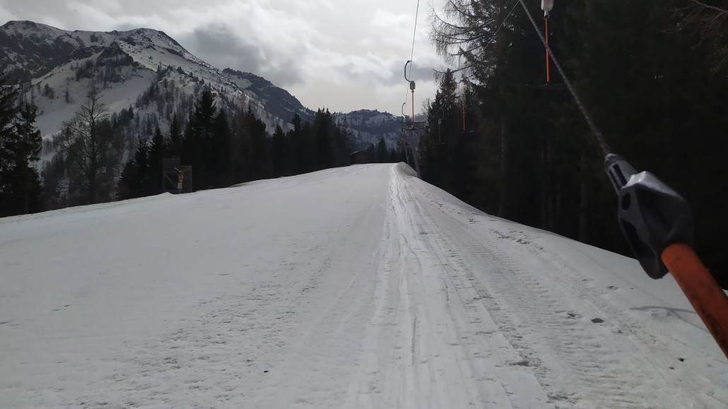 Und im Gratlift zur roten Talabfahrt, auch auf dem Verbindungsstück musste man heute Schieben