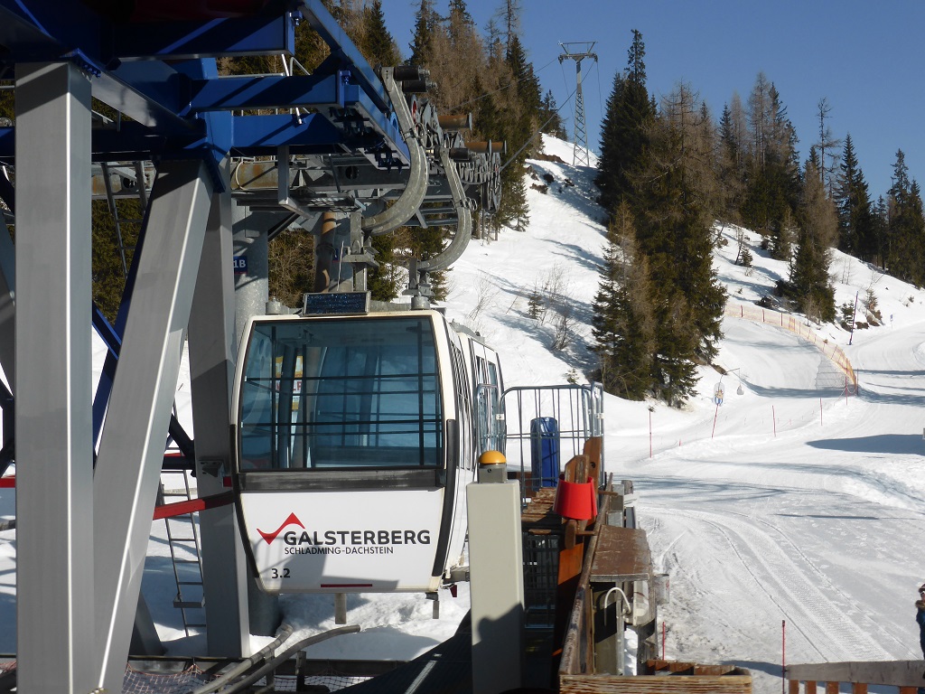 die GUB bei der Abfahrt aus der Bergstation