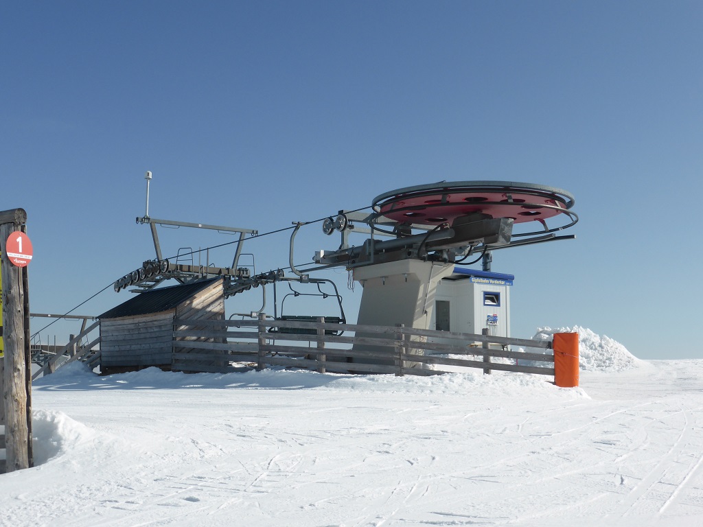 die Umlenkscheibe des Gipfellifts