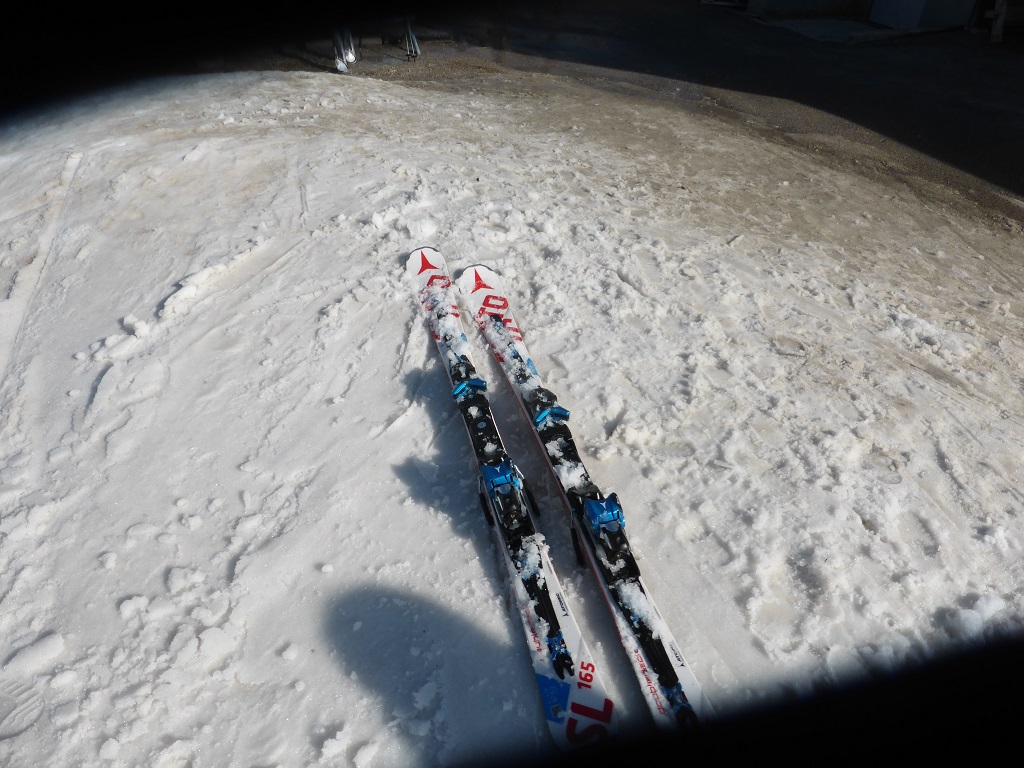 und Schluß...<br />Fazit: wieder ein ausgezeichneter Tag. Moderater Besuch, Sonne satt, Schnee bis auf den einen Gipfelhang top..<br />Volle Punktezahl....