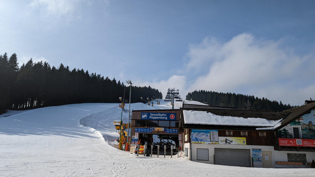 Kurz vor 10 bei Möppi. Noch nie so leer gesehen bei so tollem Wetter.