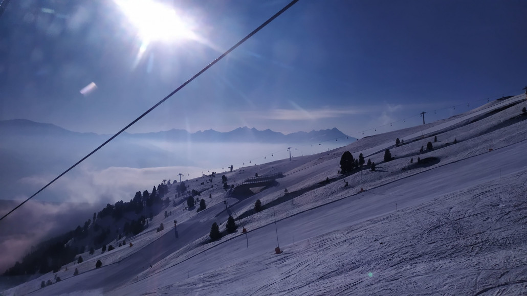 Am Morgen war das Gebiet voll in der Sonne