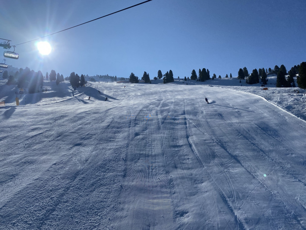 Pisten waren sehr hart gefroren und unruhig präpariert - beim dem weichen Schnee nachmittags aber kein wunder. Frühling eben!