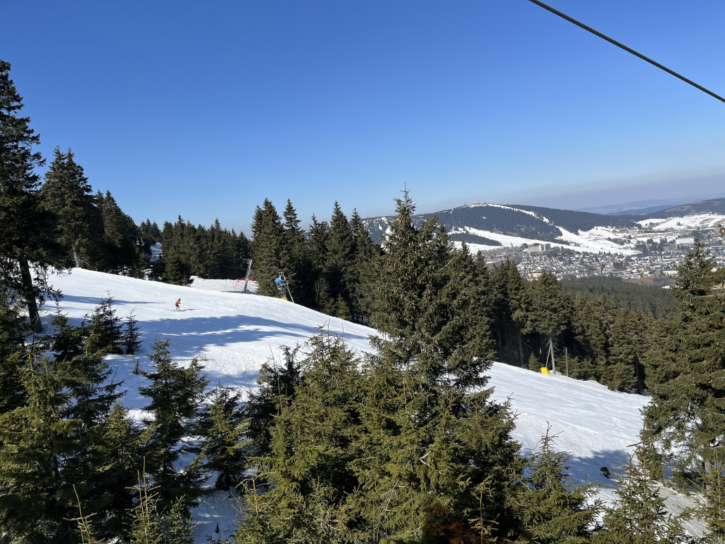 Nicht gefahren wir die Piste 4 "U Zabitého" (Toter Mann), sah aber super aus und wir entdeckten leider zu spät dass sich sogar der KSSL dort drehte