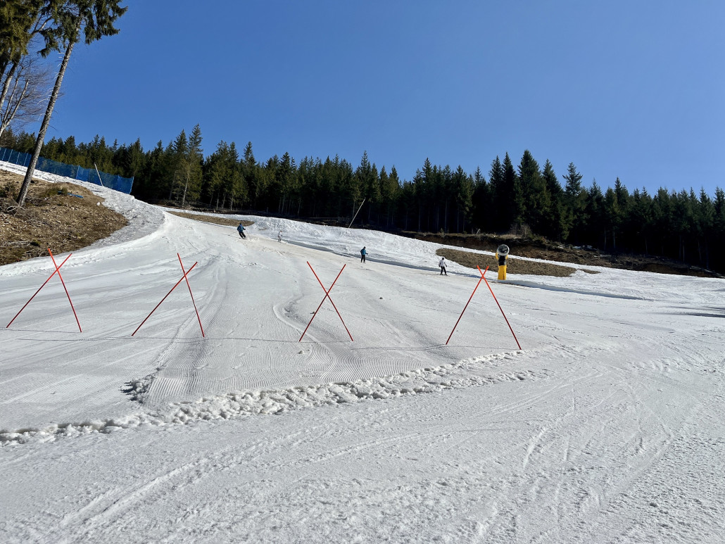 ....außenrum ist aber die Auflage ausreicht für den geplanten Betrieb bis zum 27.03.