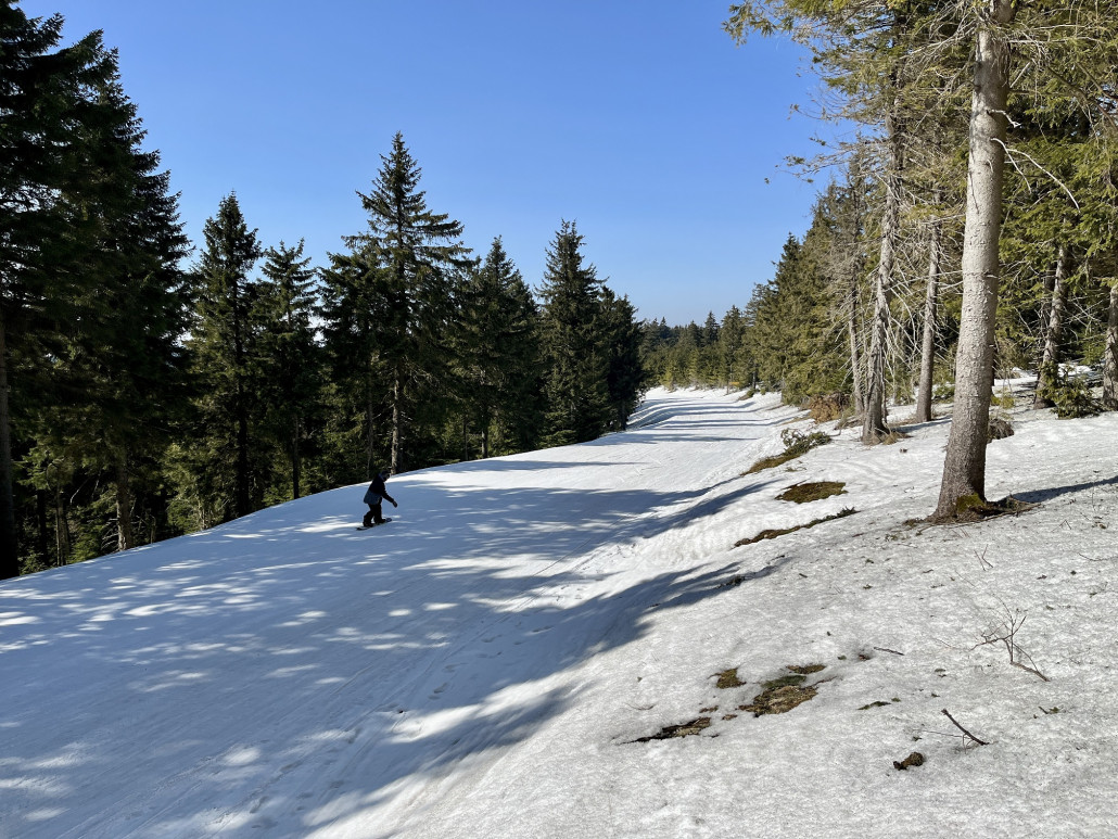 Oberer Rondo ist grundsätzlich noch gut zu fahren, in sonnigen Teilen am Nachmittag zwar langsam aber nie bremsig, geht es wieder in schattige Teile zündet der Turbo wie bei Super Mario