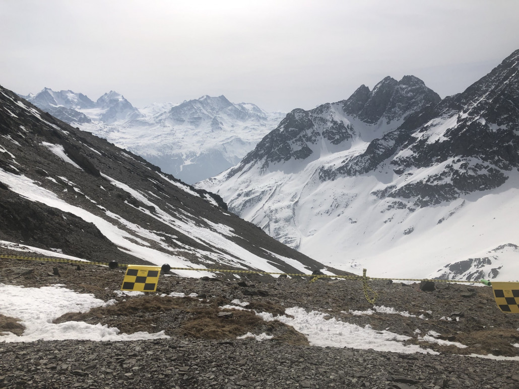 Am Piz Nair fährt man fast durch eine Mondlandschaft. Die Piste geht aber noch tiptop.