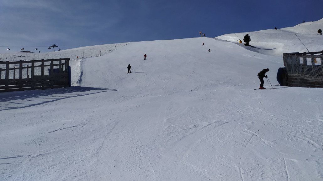 Die Piste zur Brücke war den  ganzen Tag 1A