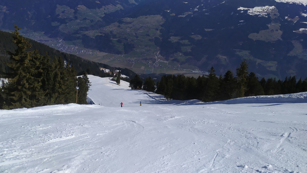 Auch links vom Schnee-Express ging die steile Schwarze super