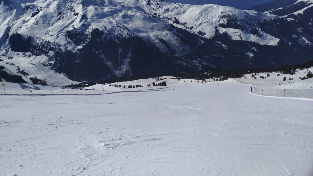 Auch an der Holzalm Firn, da muss es schon sehr warm für sein. Spitze der Steilhang