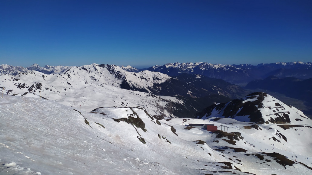 Panorama ins Inntal, im Hintergrund sieht man sogar eine Abfahrt am Rofan