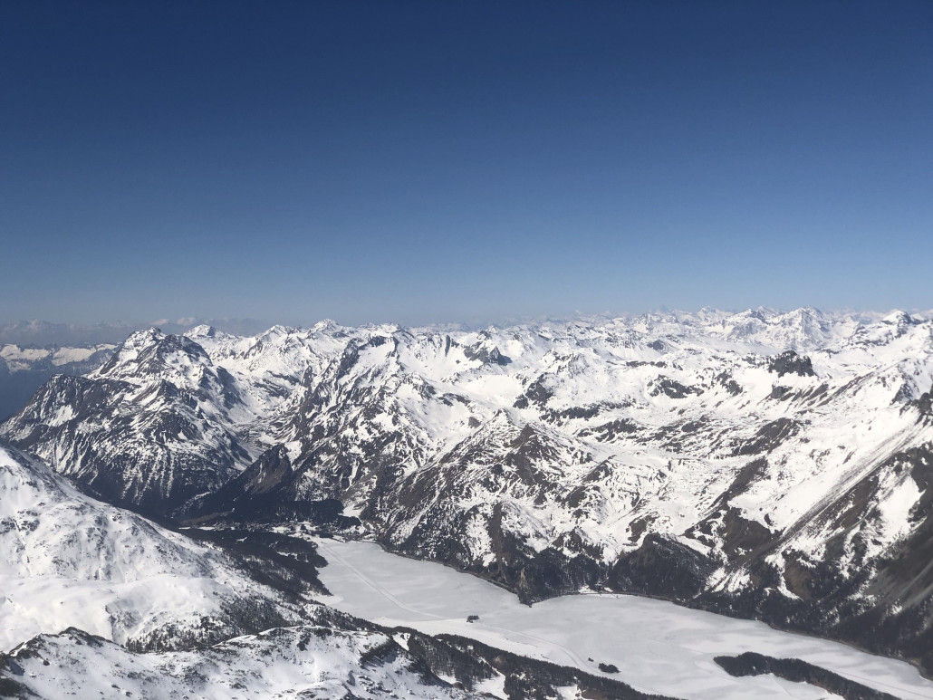 Panaroma von der Gipfelaussichtsplatte (die, wenn man noch extra die Treppe aufs Dach geht)