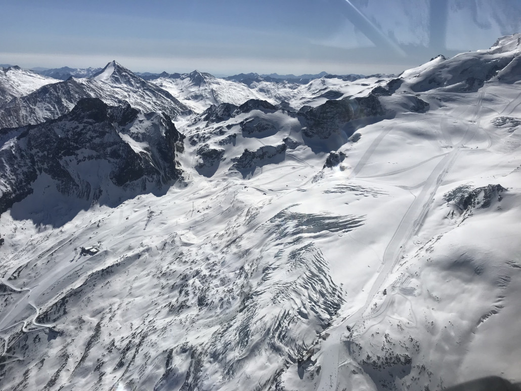 Nach der kurzen Pause fliegen wir ins Saastal