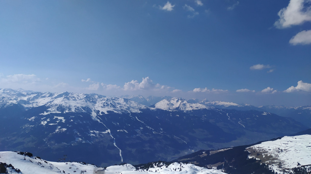 Und das Panorama auf die Talabfahrten in Aschau, Kaltenbach und Mittelstations- und Talabfahrt in Fügen