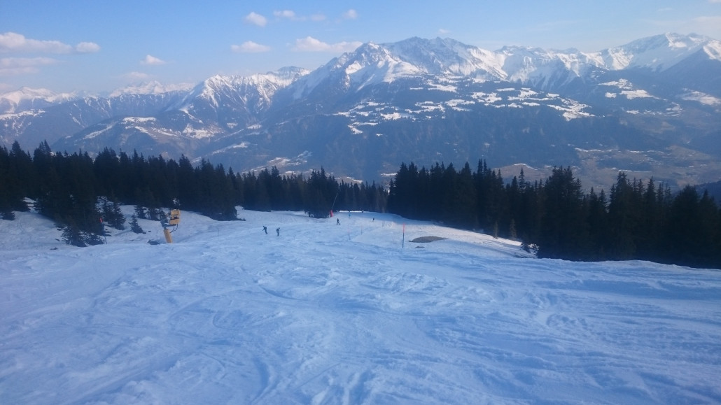 Bin heute mal über die 52 nach Hause gefahren. Die geht am späten Nachmittag etwas besser als die 64.