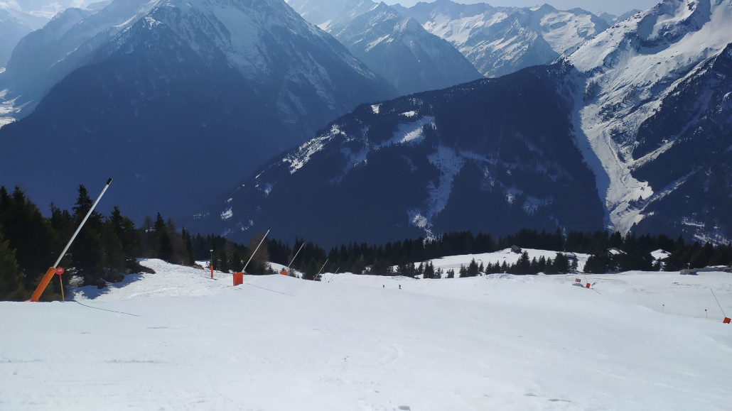 Südseitig ging es bis 11 Uhr echt gut im weichen Schnee und mit wenig Betrieb