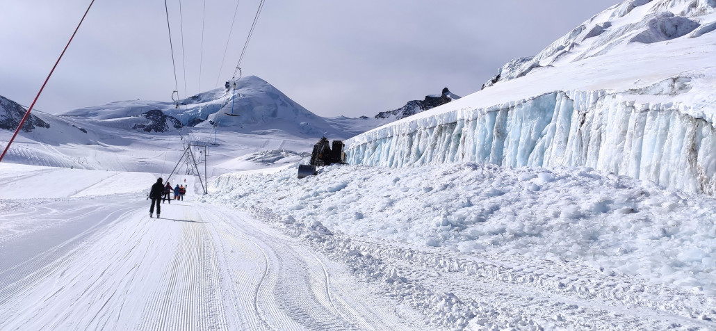 Panorama-SL, hier wurde am Gletscher gebaggert