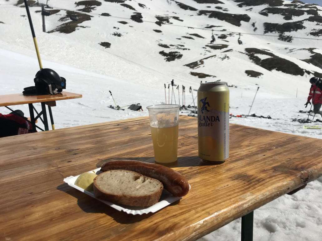 Heute ist keine Zeit für die Runca, zu gut zu fahren, also nur kurz ein Käsgriller in Ruschein