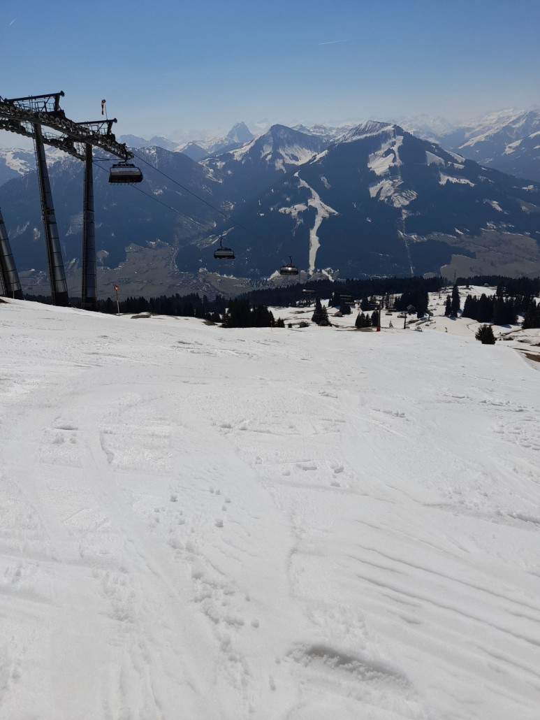Jochbahn oberer Teil: sehr firnig. Im Hintergrund Kandlerlam bzw. Choralpe