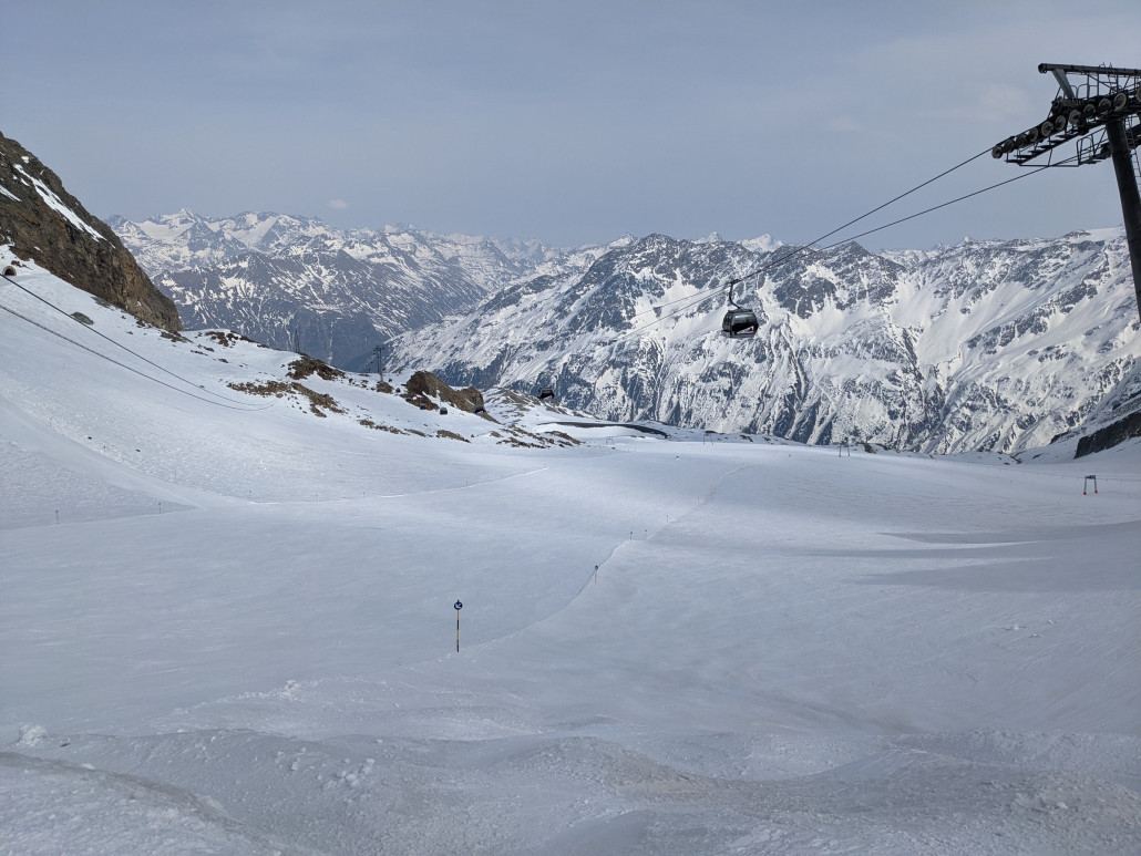Menschenleerer Tiefenbachferner zu Betriebsschluss. Davor wars auch nicht wirklich voller