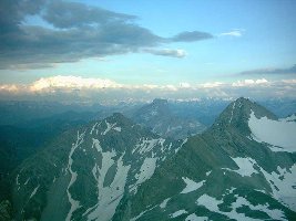 noch weiter die Aussicht mit Gipfeln