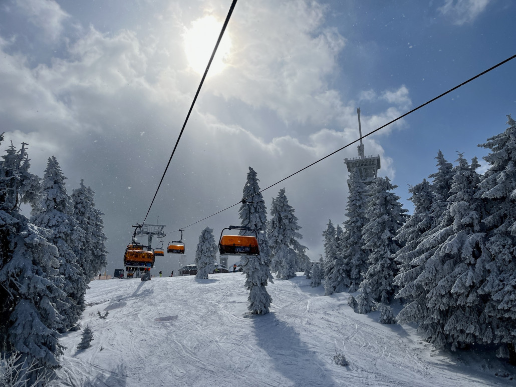 Schnee-Wolken-Sonne-Mix