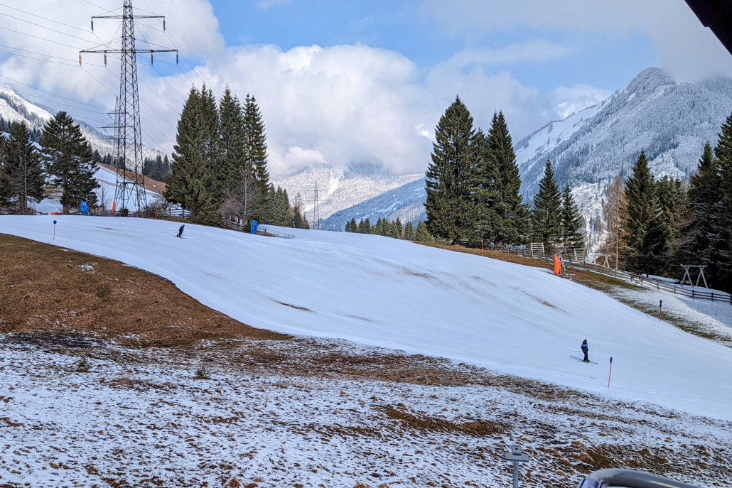 8b Familienabfahrt - hier kommt die Erde durch
