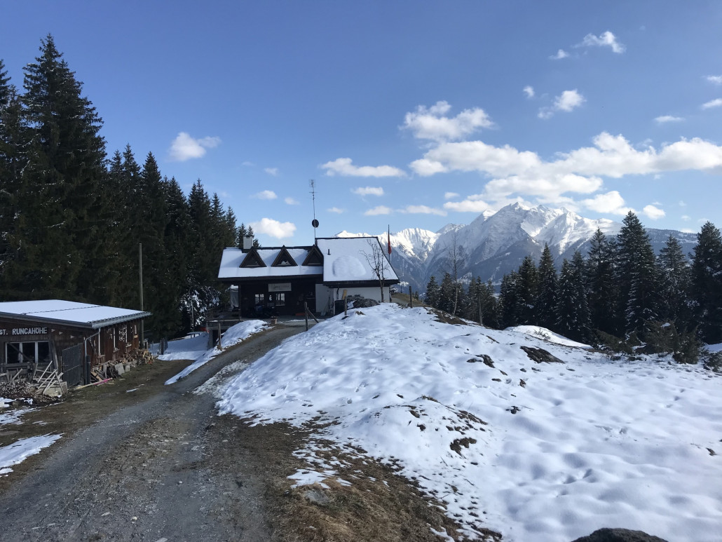 Wie von magischer Hand zieht es mich beim Abzweiger wieder nach rechts