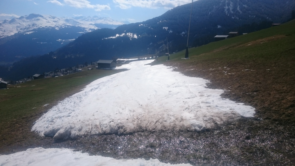 Das erste Loch auf der Falerapiste...