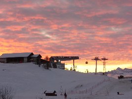 Die neue Gondelbahn in Veysonnaz am Abend