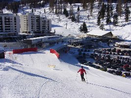 Neuer Talstationsbereich mit Skibrücke in Siviez