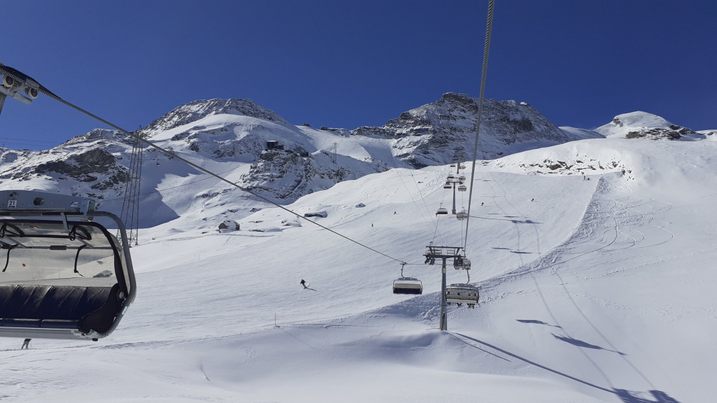 Blick von der KSB Morenia auf die Piste 5a Eiskristall